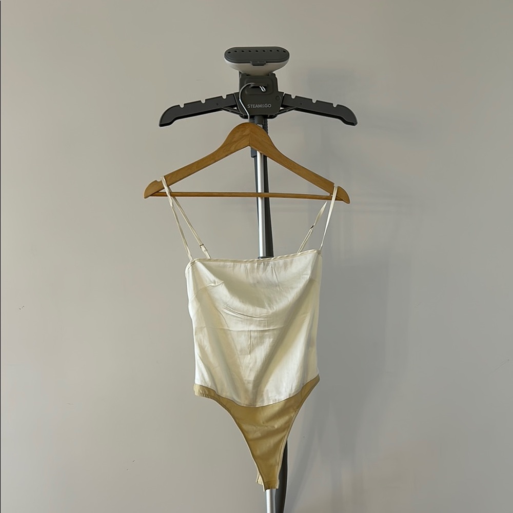 Weworewhat STRAPPY STRETCH CHARMEUSE BODYSUIT silky cami - champagne cream taupe